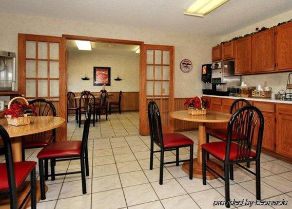 Econo Lodge Inn & Suites Dubuque Restoran foto
